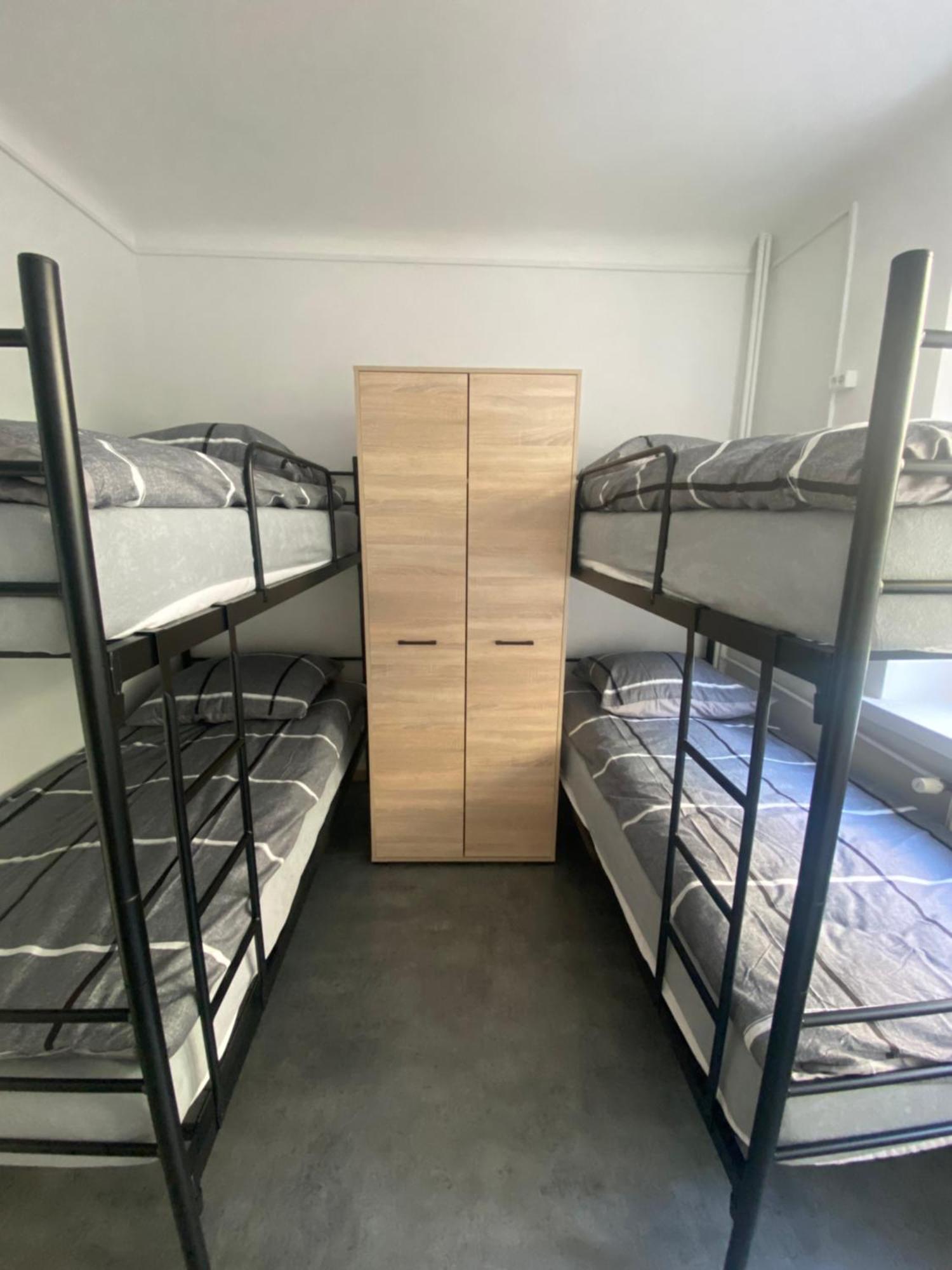 Hostel Harmonia Warsawa Bagian luar foto